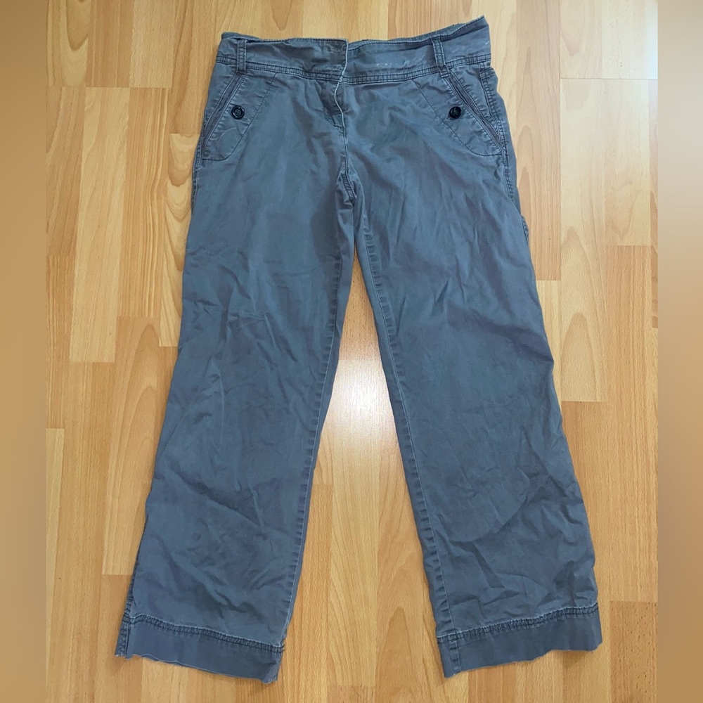 New York & Company Bootcut Gray Khakis Women’s Size 8 Petite